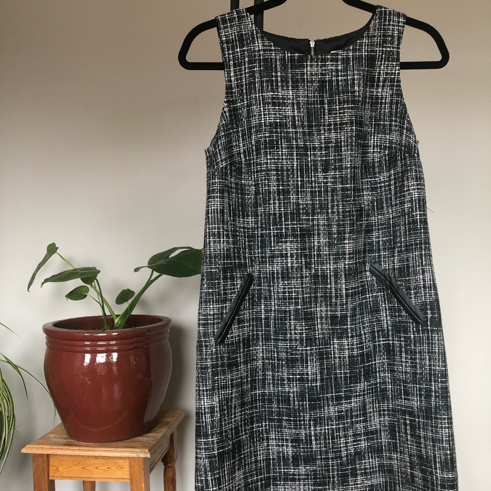 Ann Taylor Loft B/W Plaid Sheath Dress, w pockets